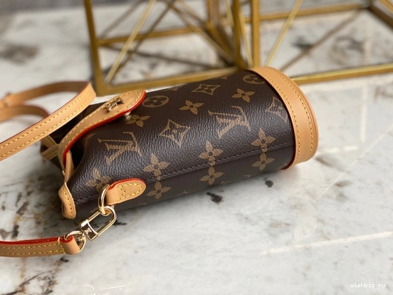 WIS FOLD ME VUITTON POUCH LOUIS 0926